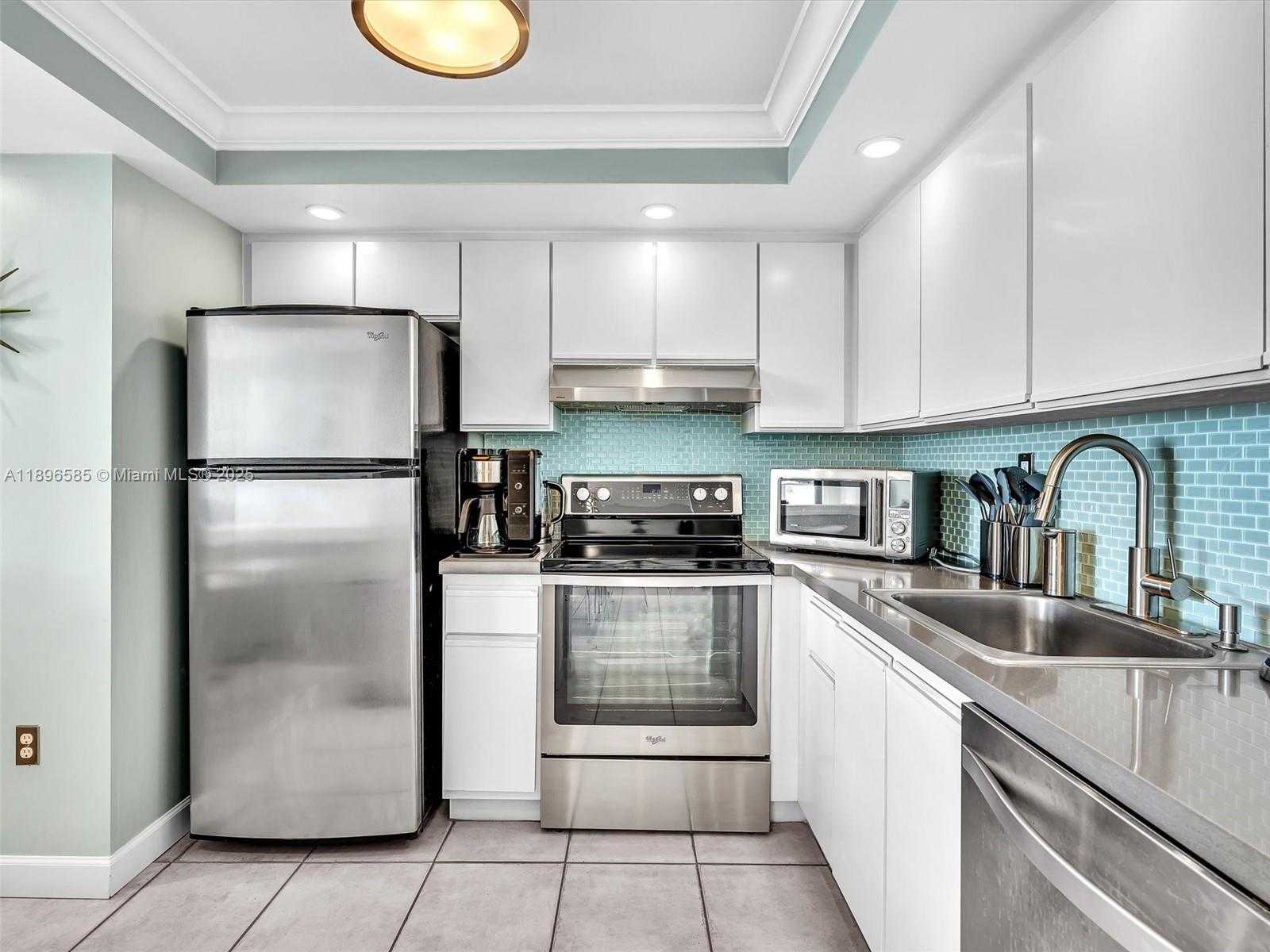 Small Image of 1775 WASHINGTON AVE #8B, Miami Beach Number 7
