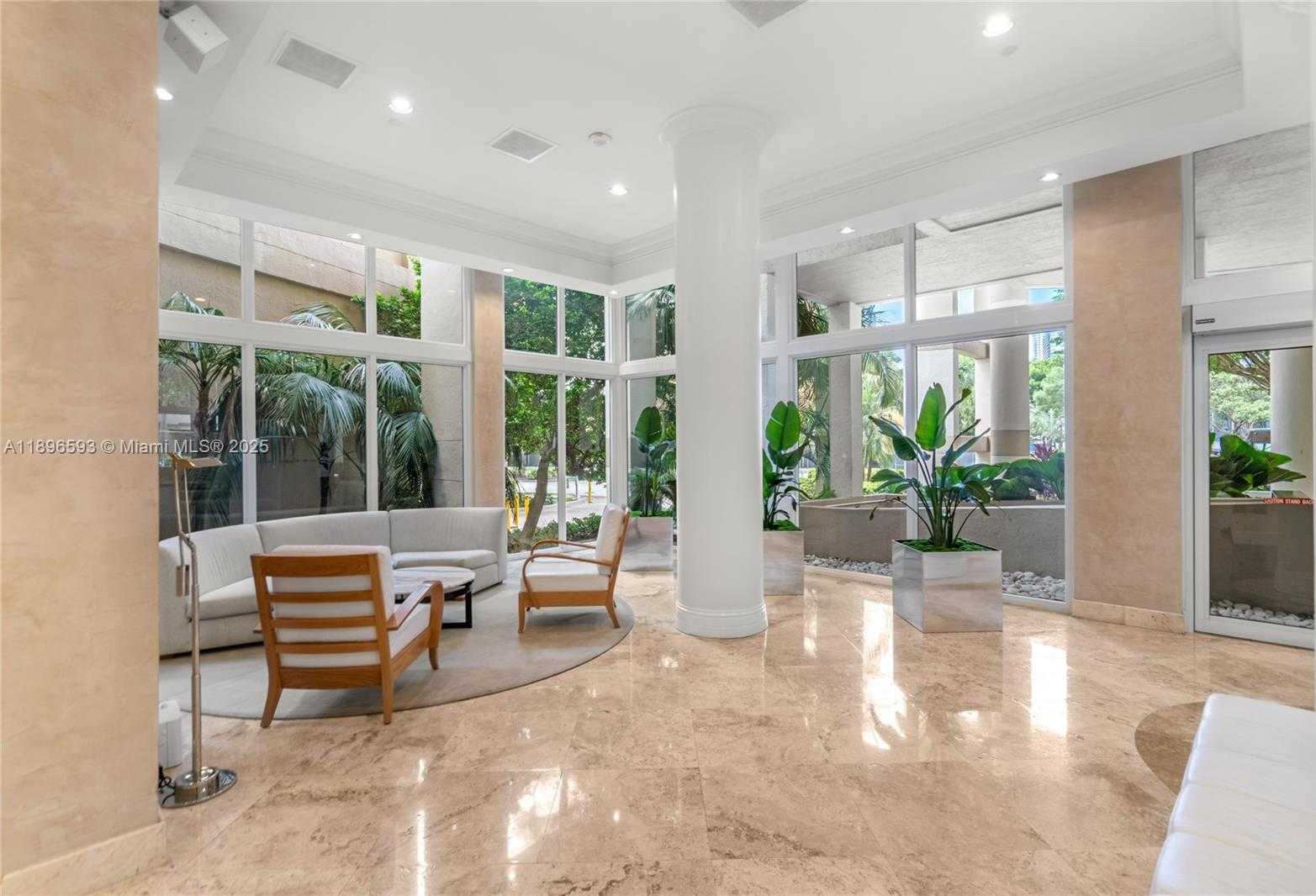 Small Image of 770 CLAUGHTON ISLAND DR #806, Miami Number 11