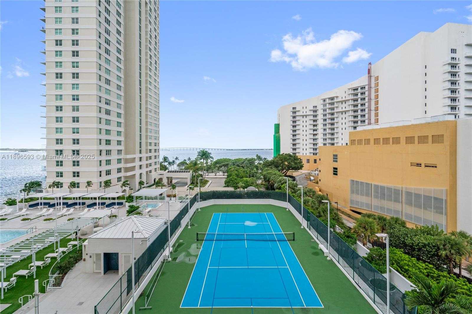 Small Image of 770 CLAUGHTON ISLAND DR #806, Miami Number 6