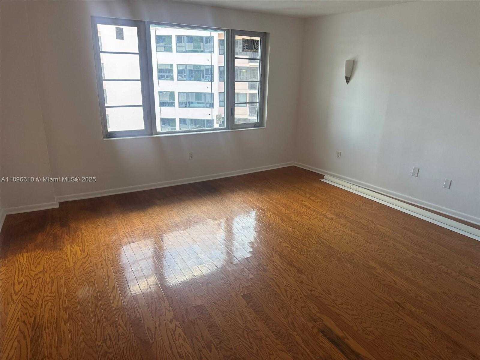 Small Image of 5255 COLLINS AVE #11B, Miami Beach Number 14