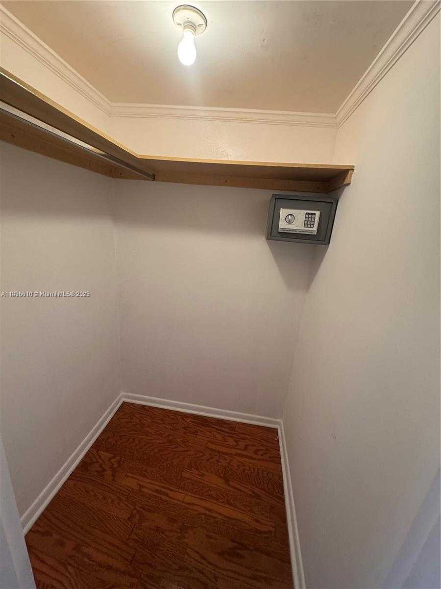 Small Image of 5255 COLLINS AVE #11B, Miami Beach Number 16