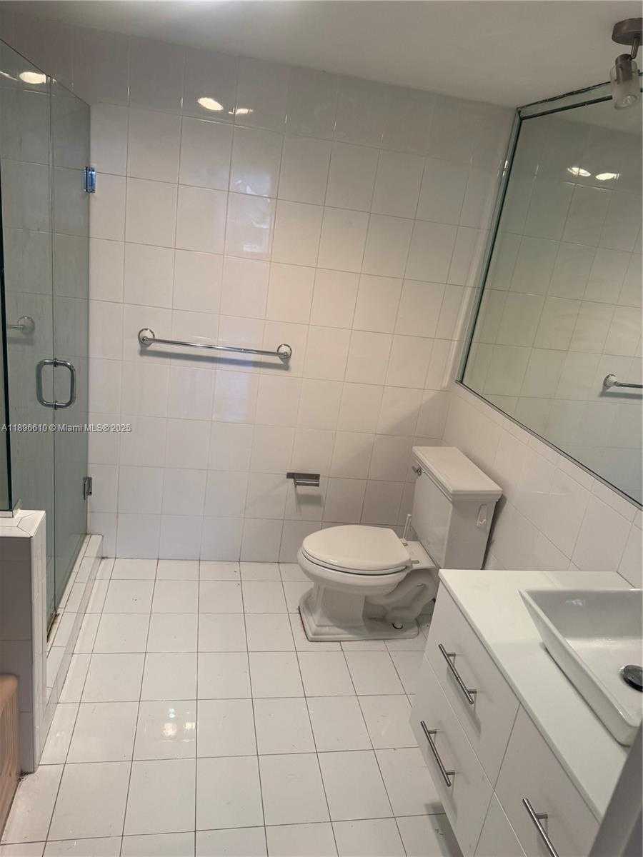 Small Image of 5255 COLLINS AVE #11B, Miami Beach Number 17