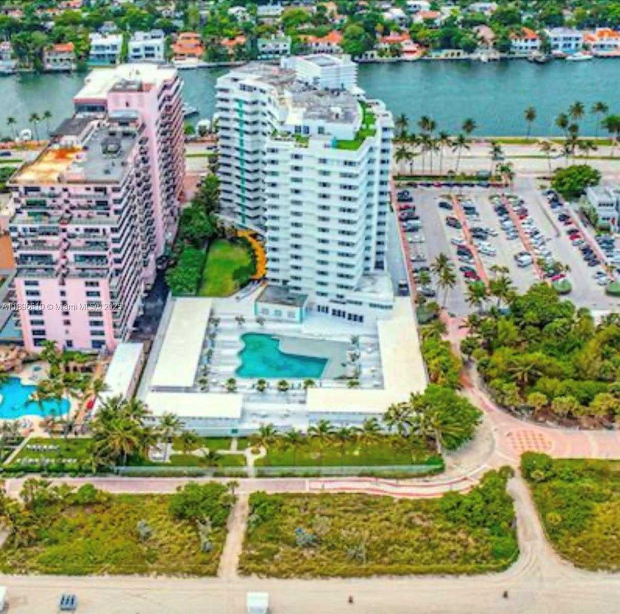 Small Image of 5255 COLLINS AVE #11B, Miami Beach Number 2