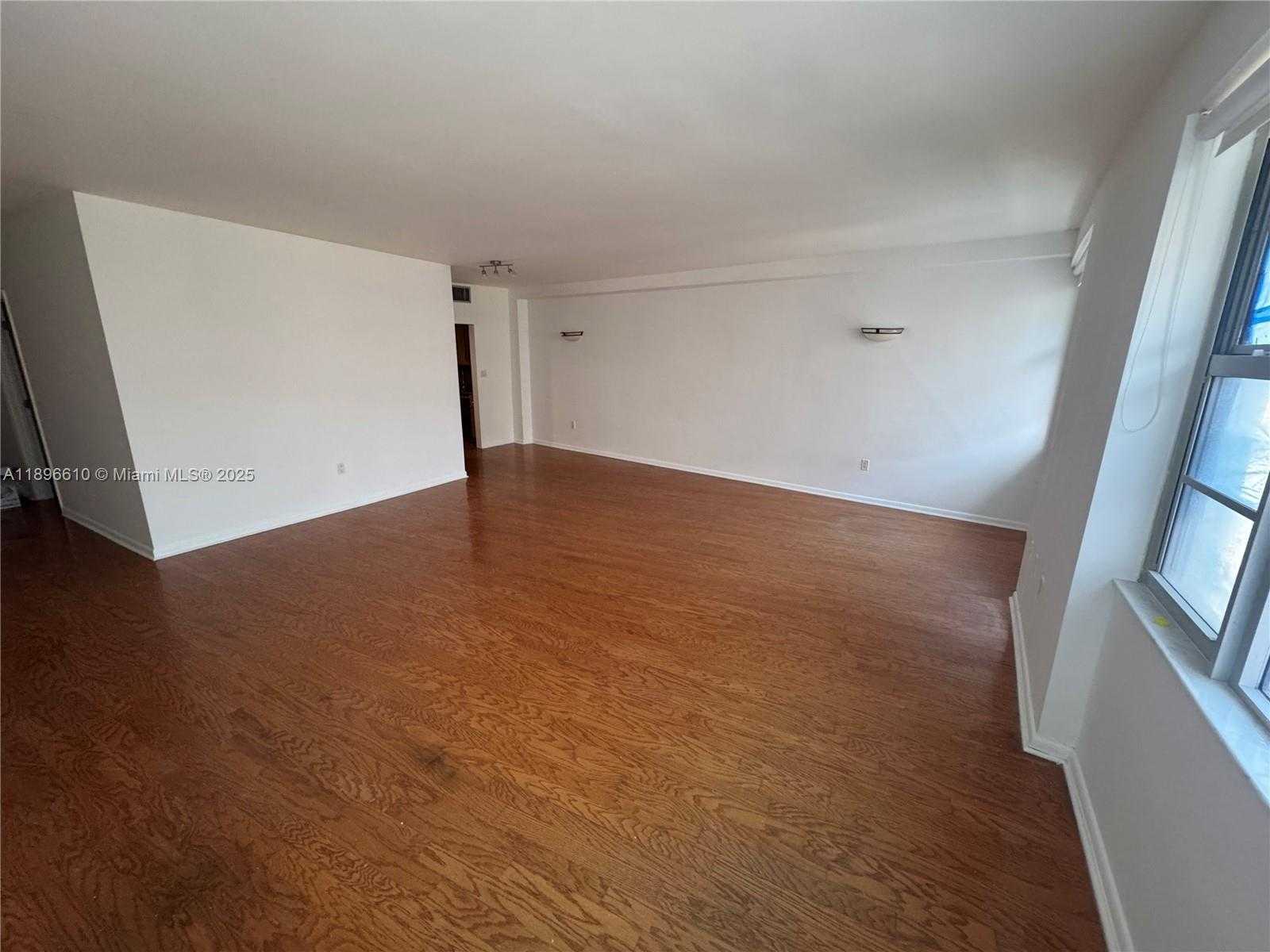 Small Image of 5255 COLLINS AVE #11B, Miami Beach Number 6