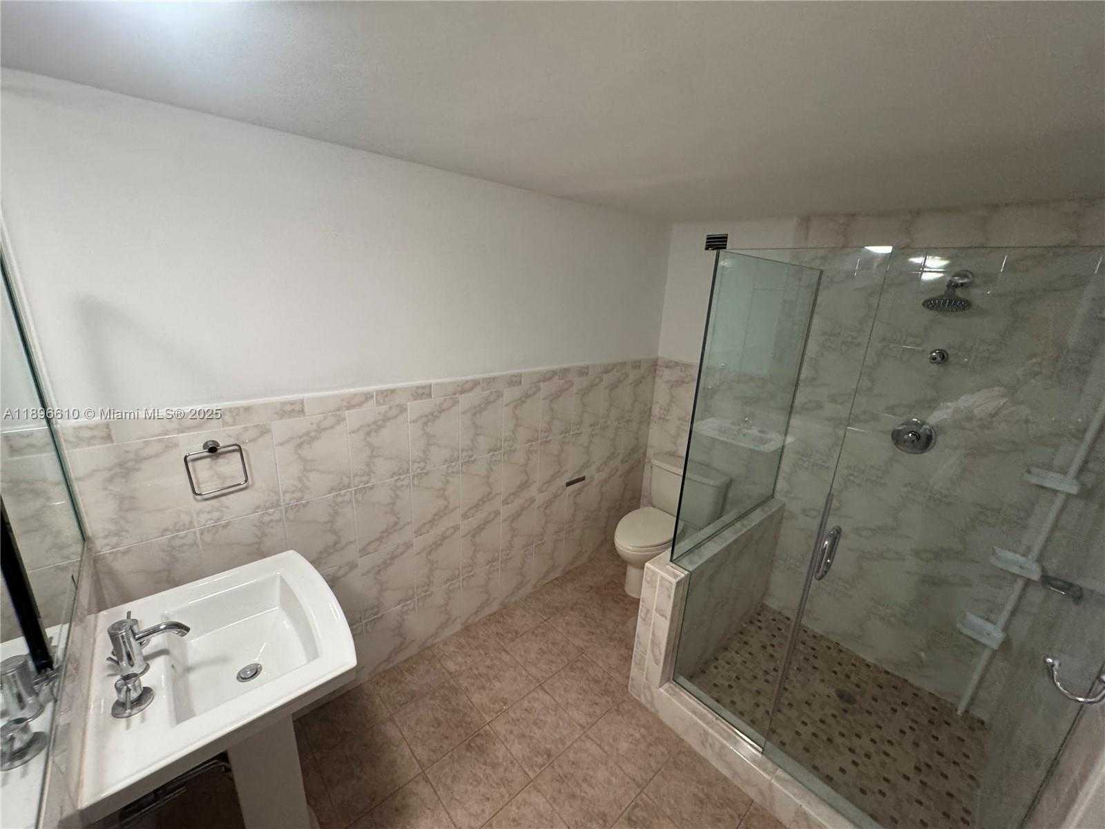 Small Image of 5255 COLLINS AVE #11B, Miami Beach Number 8