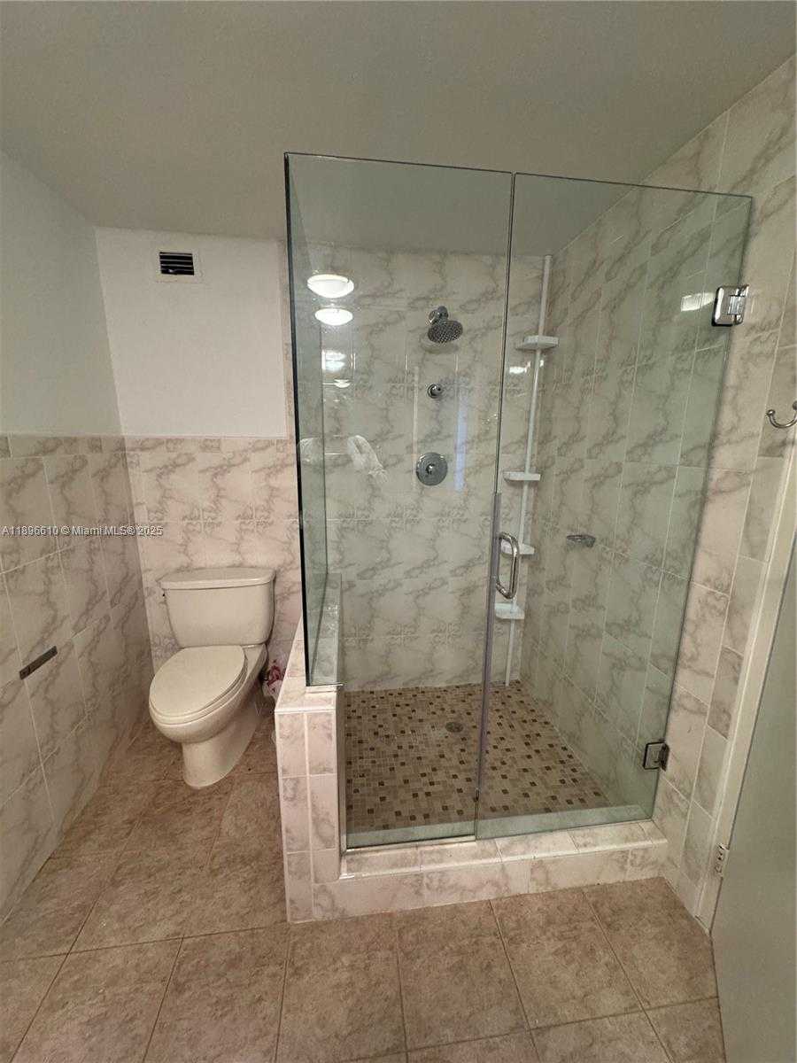 Small Image of 5255 COLLINS AVE #11B, Miami Beach Number 9