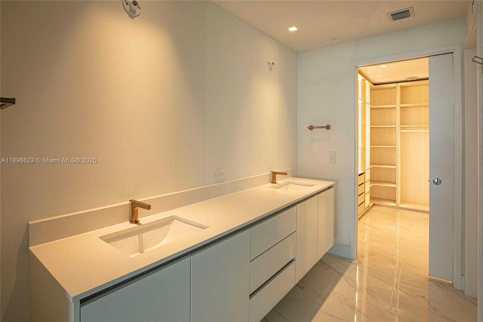Small Image of 700 NORTH EAST 24TH ST #4401, Miami Number 21