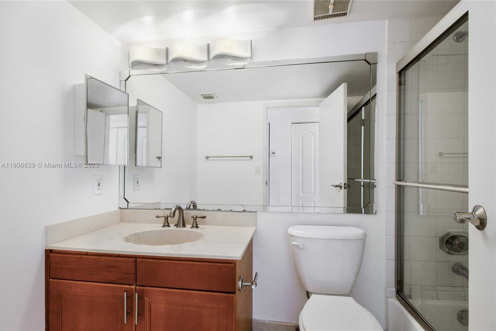 Small Image of 7601 EAST TREASURE DR #1219, North Bay Village Number 11