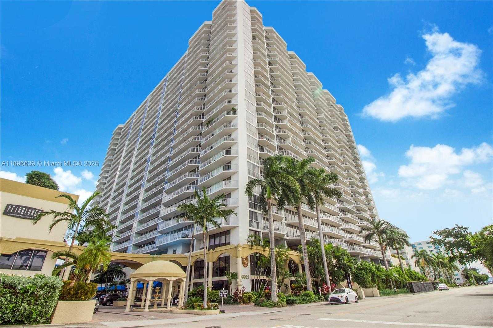 Small Image of 7601 EAST TREASURE DR #1219, North Bay Village Number 18