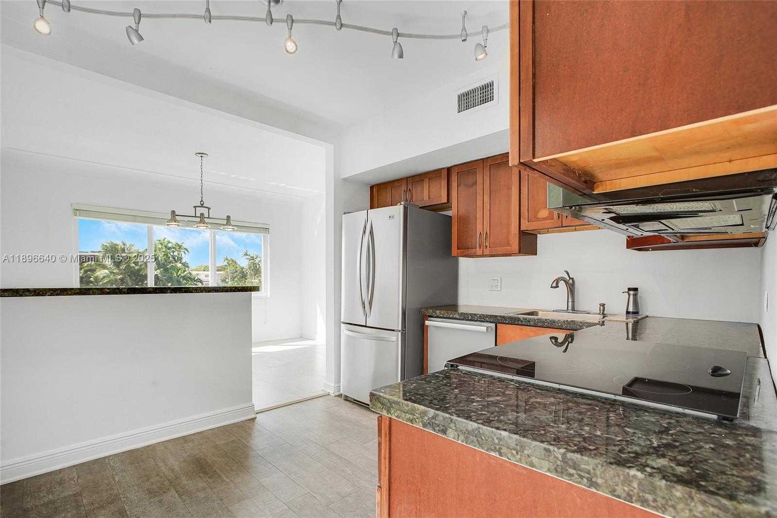 Small Image of 10110 WEST BAY HARBOR DR #4, Bay Harbor Islands Number 14