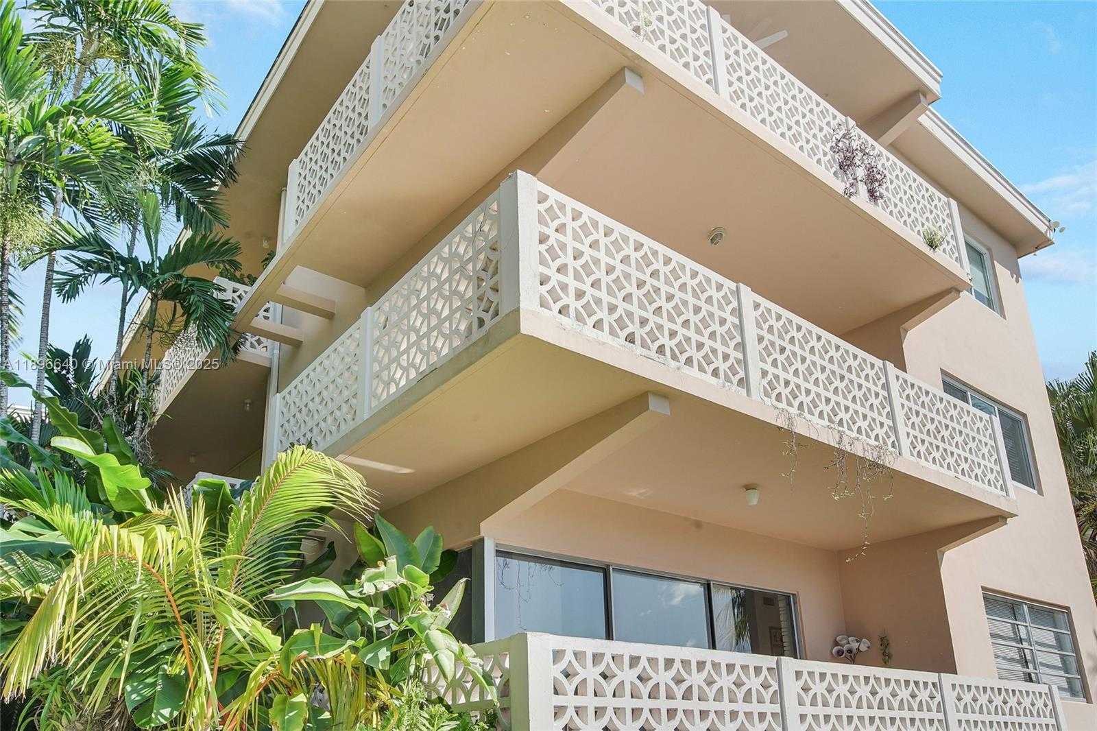 Small Image of 10110 WEST BAY HARBOR DR #4, Bay Harbor Islands Number 22