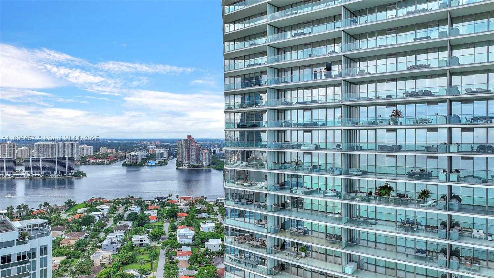 Small Image of 18975 COLLINS AVE #3503, Sunny Isles Beach Number 4