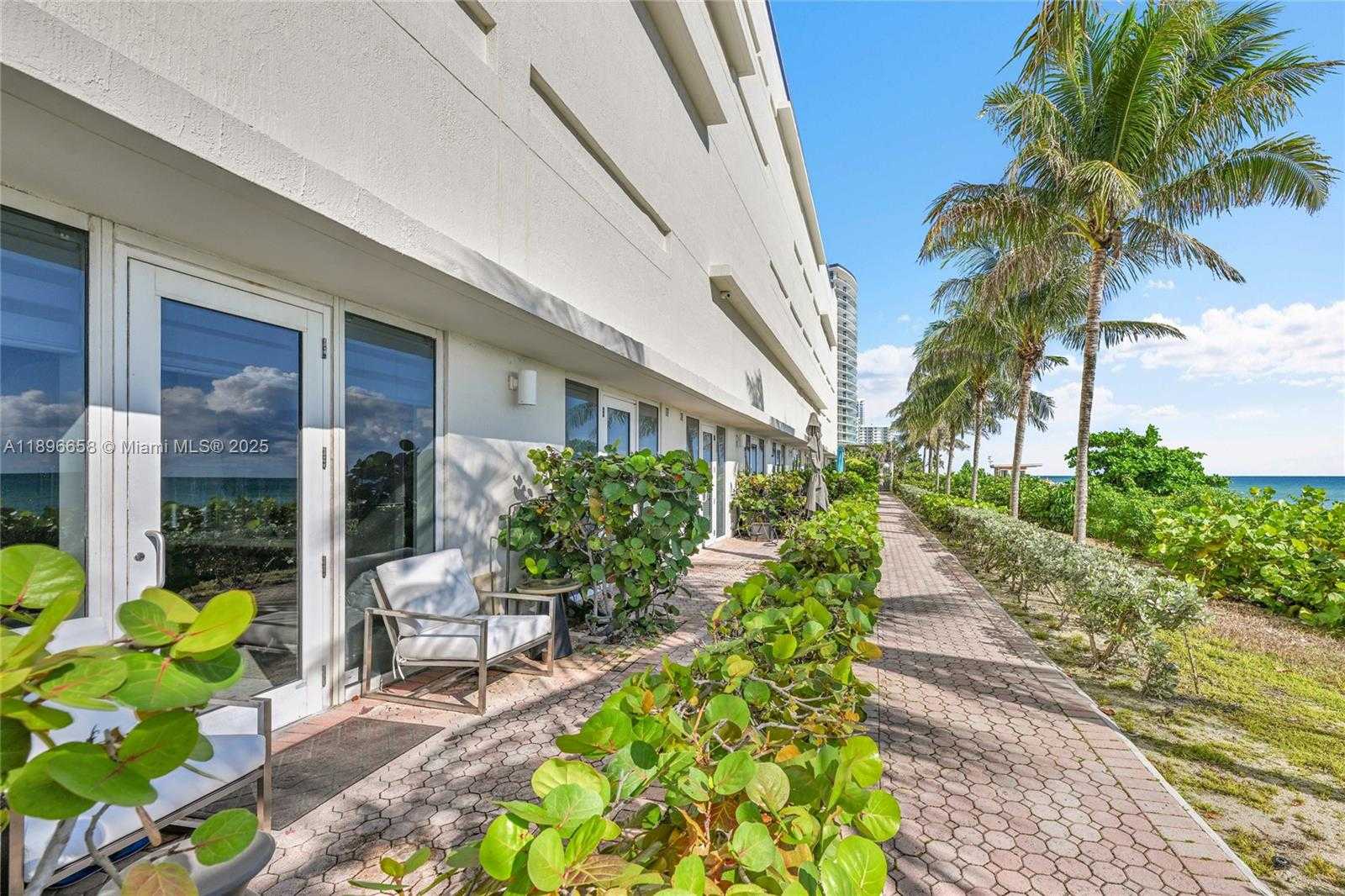 Small Image of 1800 OCEAN DR #207, Hallandale Beach Number 10