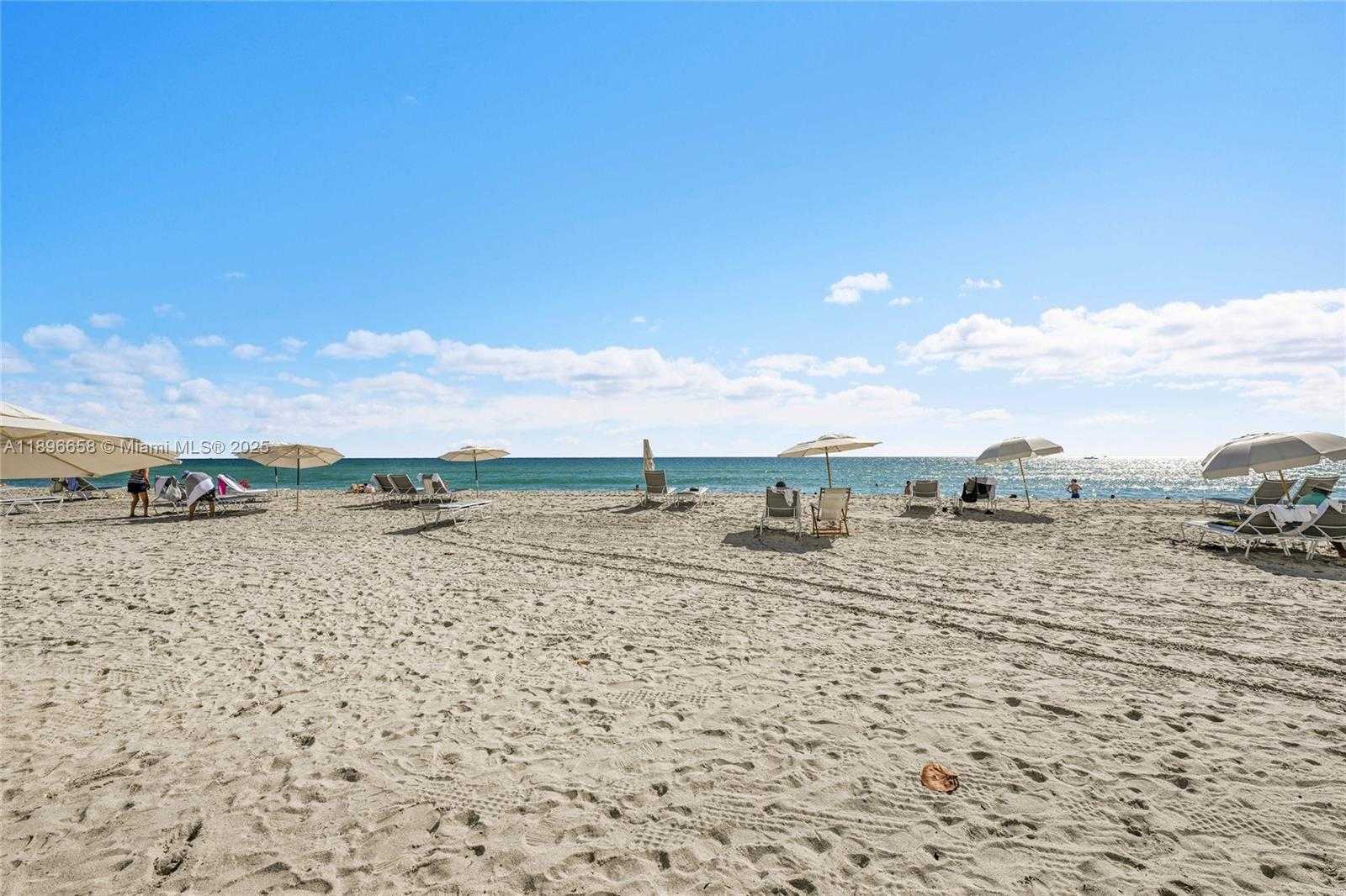 Small Image of 1800 OCEAN DR #207, Hallandale Beach Number 12