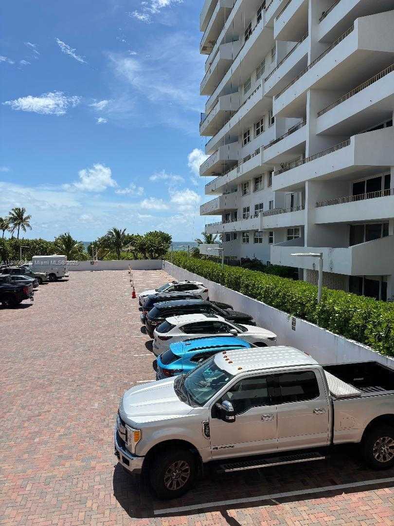 Small Image of 177 OCEAN LANE DR #208, Key Biscayne Number 9
