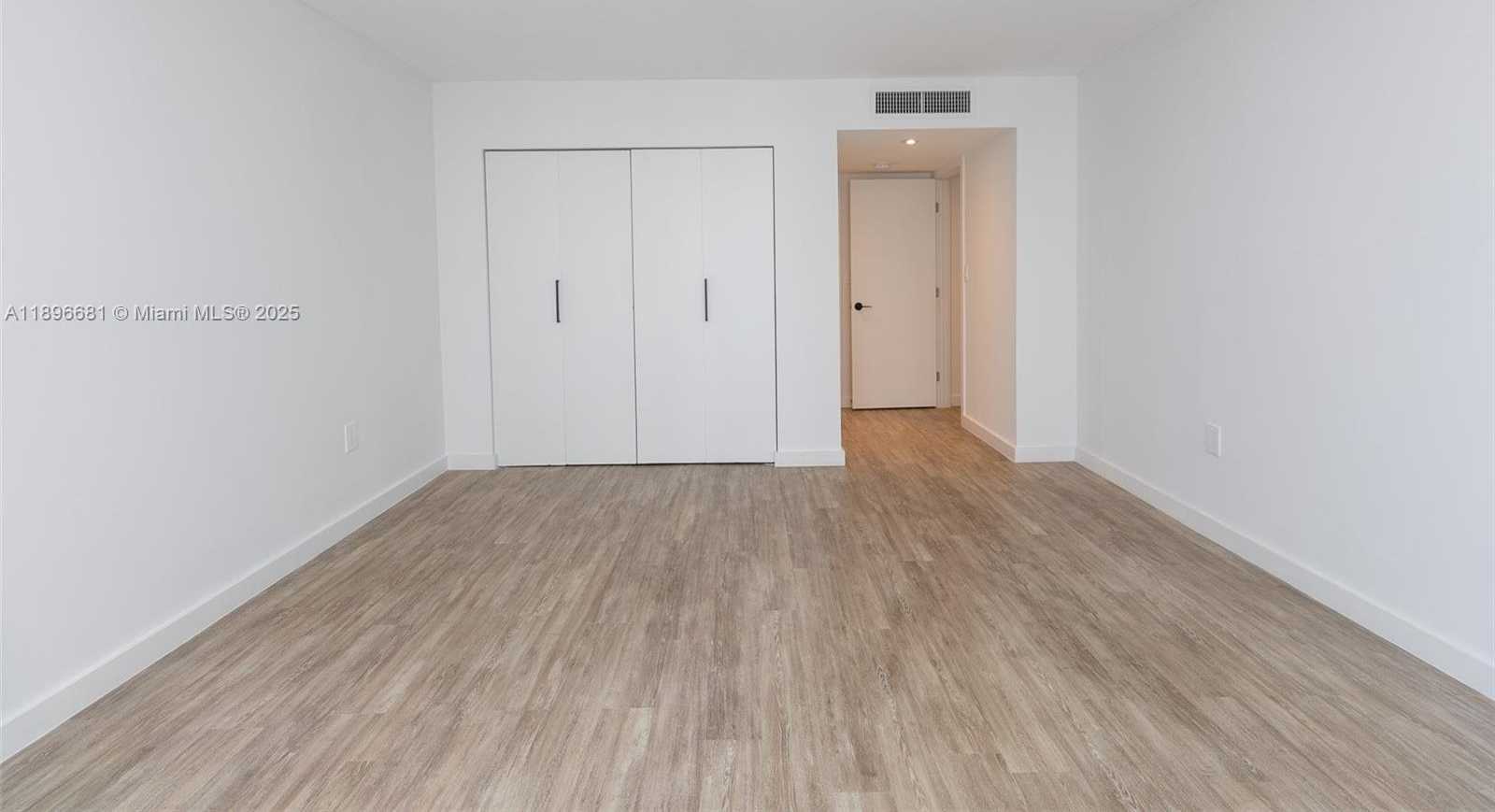 Small Image of 11 ISLAND AVE #1709, Miami Beach Number 11