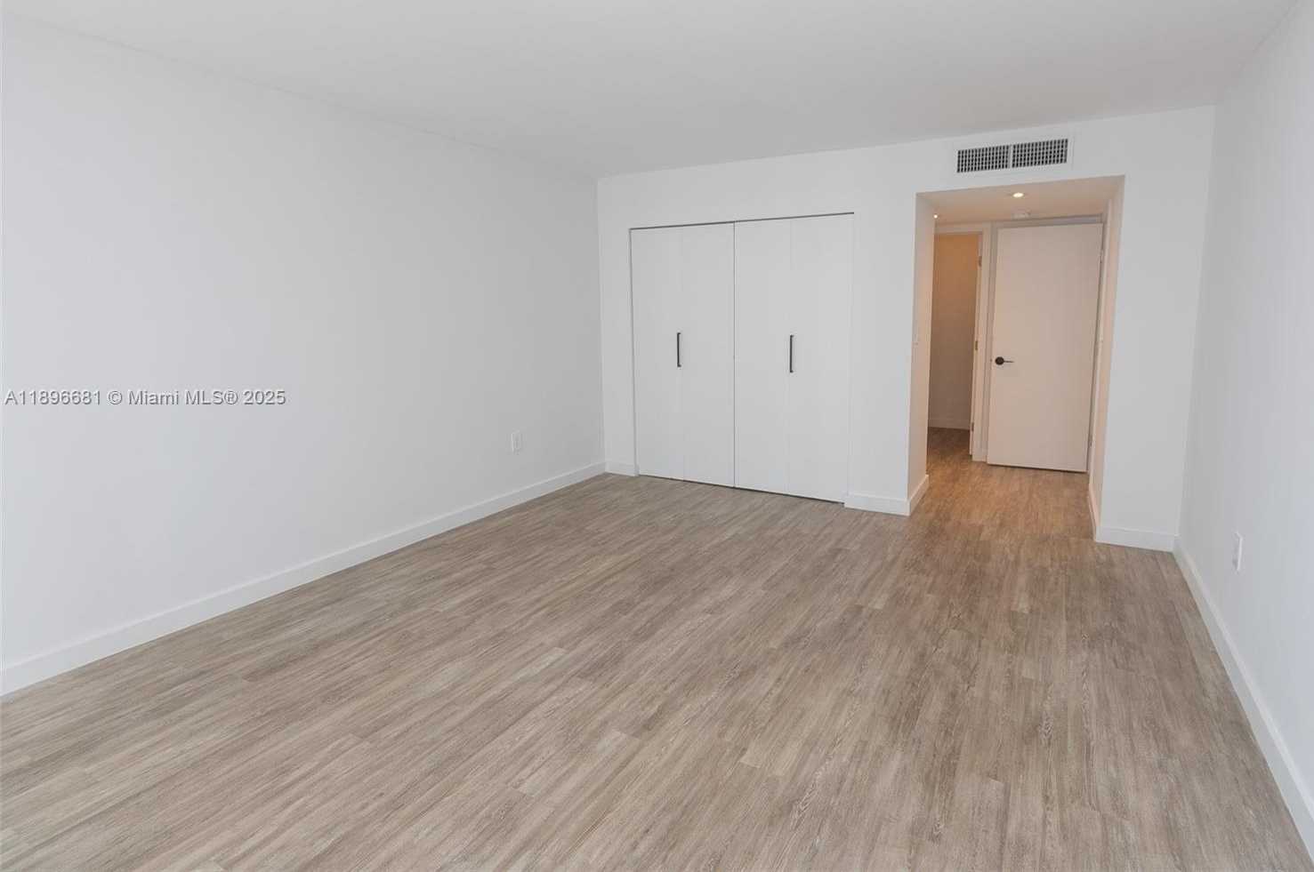 Small Image of 11 ISLAND AVE #1709, Miami Beach Number 14