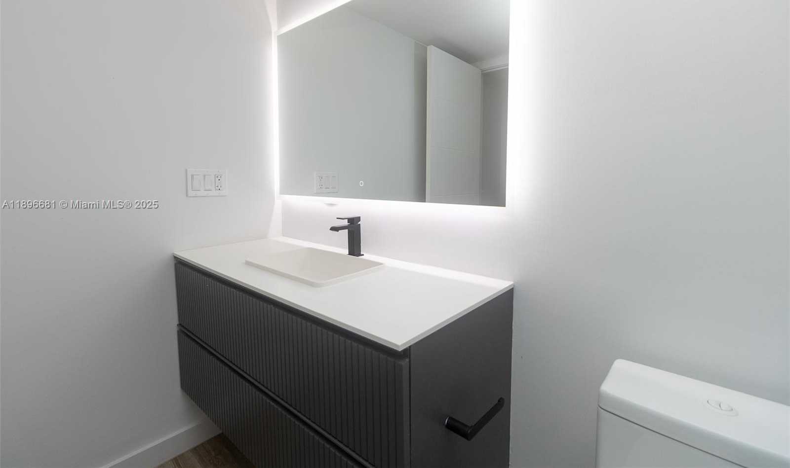 Small Image of 11 ISLAND AVE #1709, Miami Beach Number 18