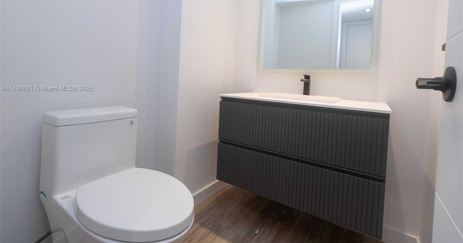 Small Image of 11 ISLAND AVE #1709, Miami Beach Number 19