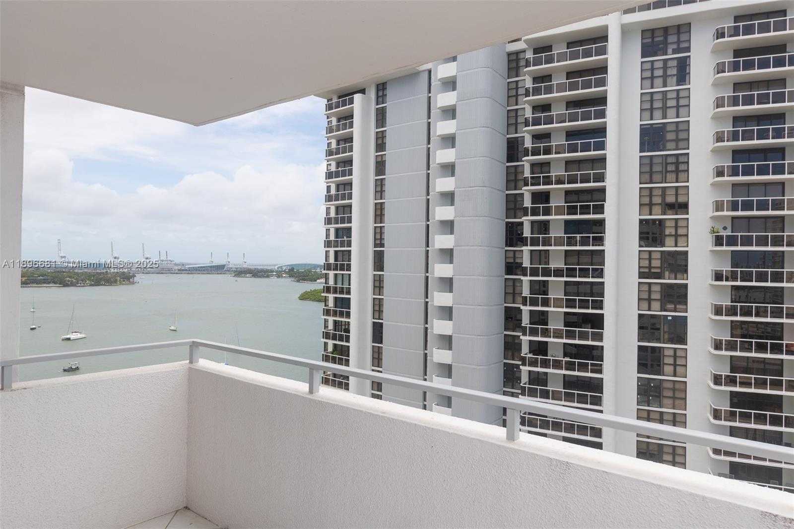 Small Image of 11 ISLAND AVE #1709, Miami Beach Number 22