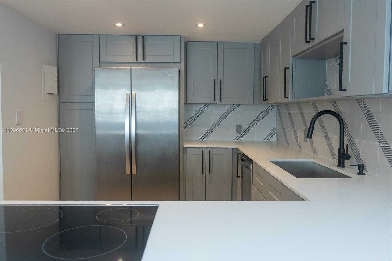 Small Image of 11 ISLAND AVE #1709, Miami Beach Number 3