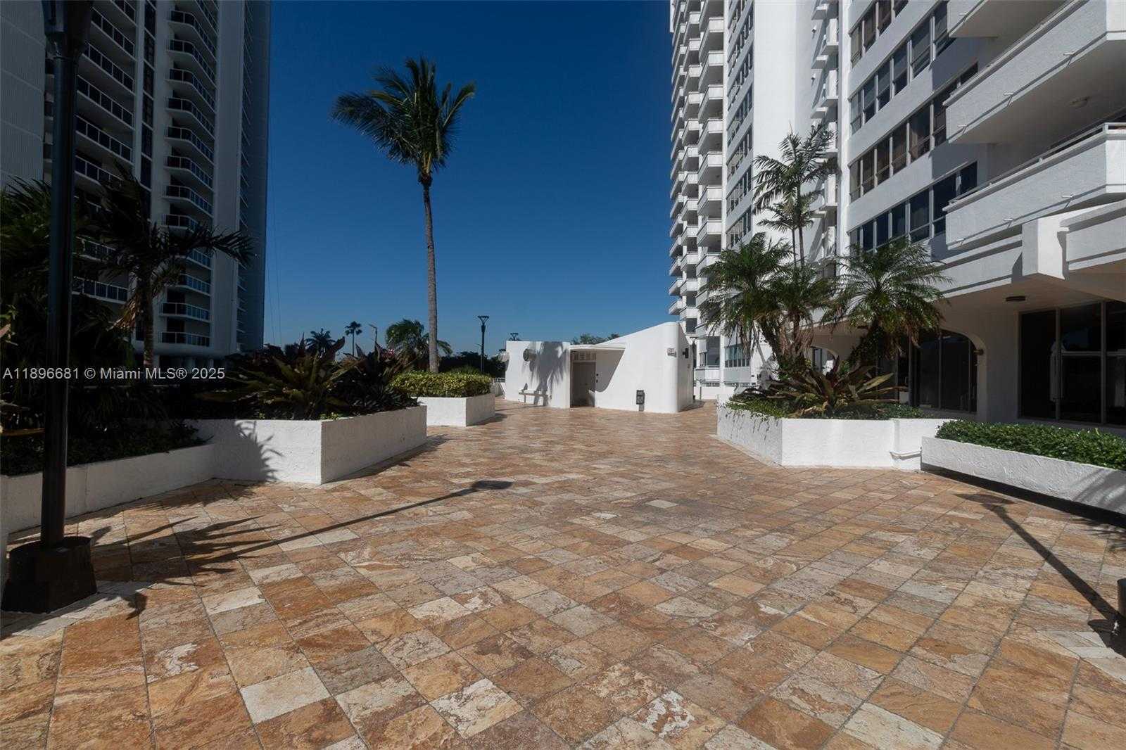 Small Image of 11 ISLAND AVE #1709, Miami Beach Number 31