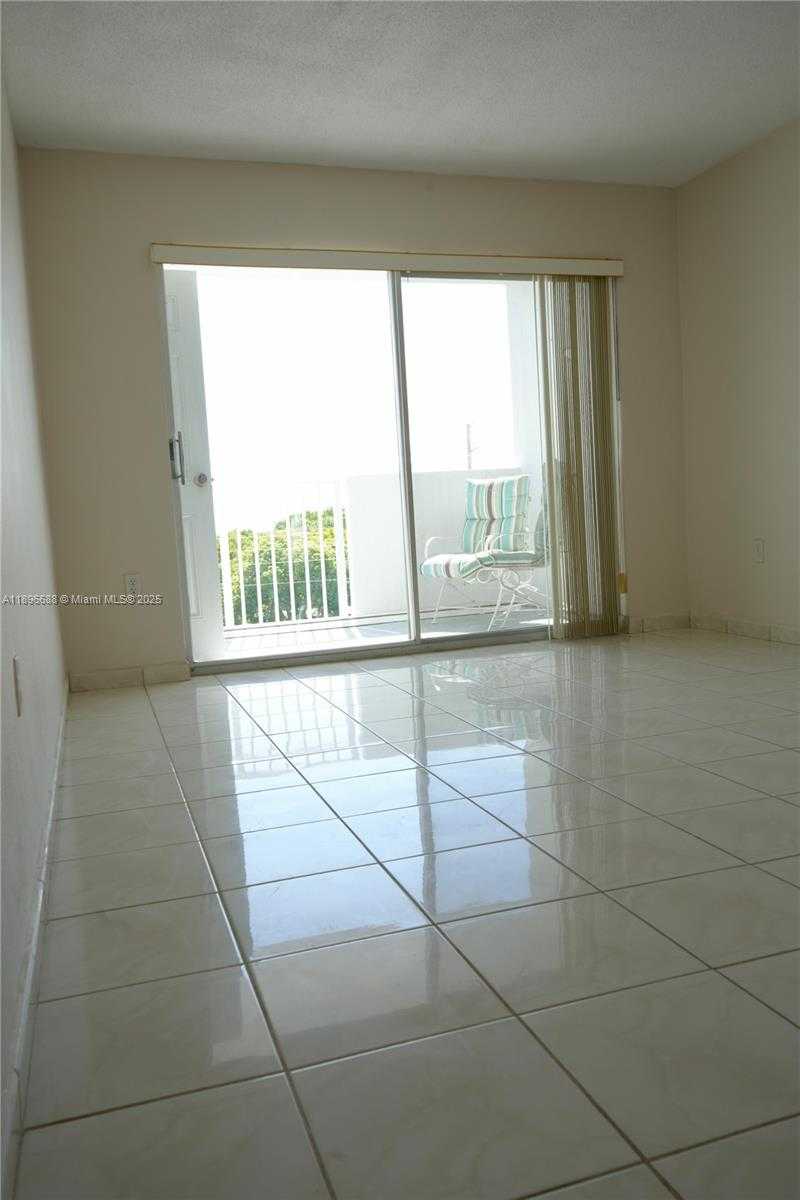 Small Image of 8000 HARDING AVE #5F, Miami Beach Number 14