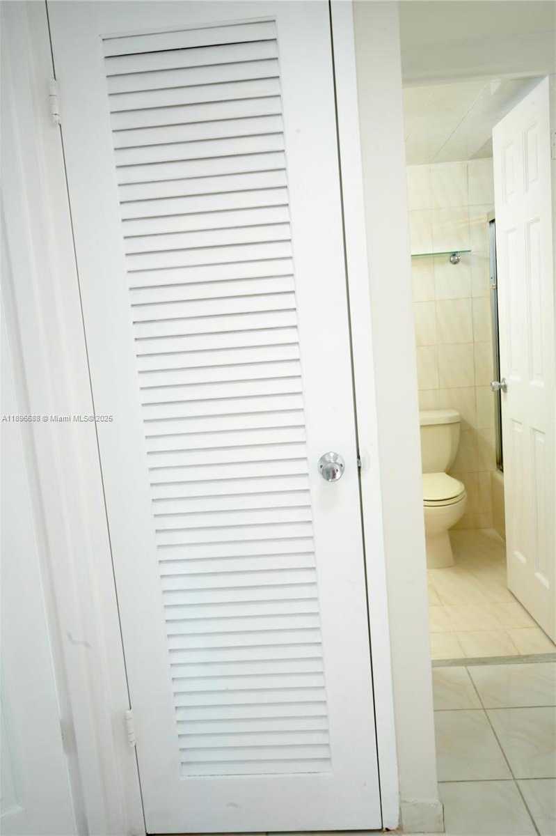 Small Image of 8000 HARDING AVE #5F, Miami Beach Number 15