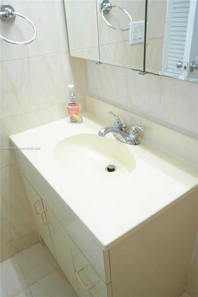 Small Image of 8000 HARDING AVE #5F, Miami Beach Number 16