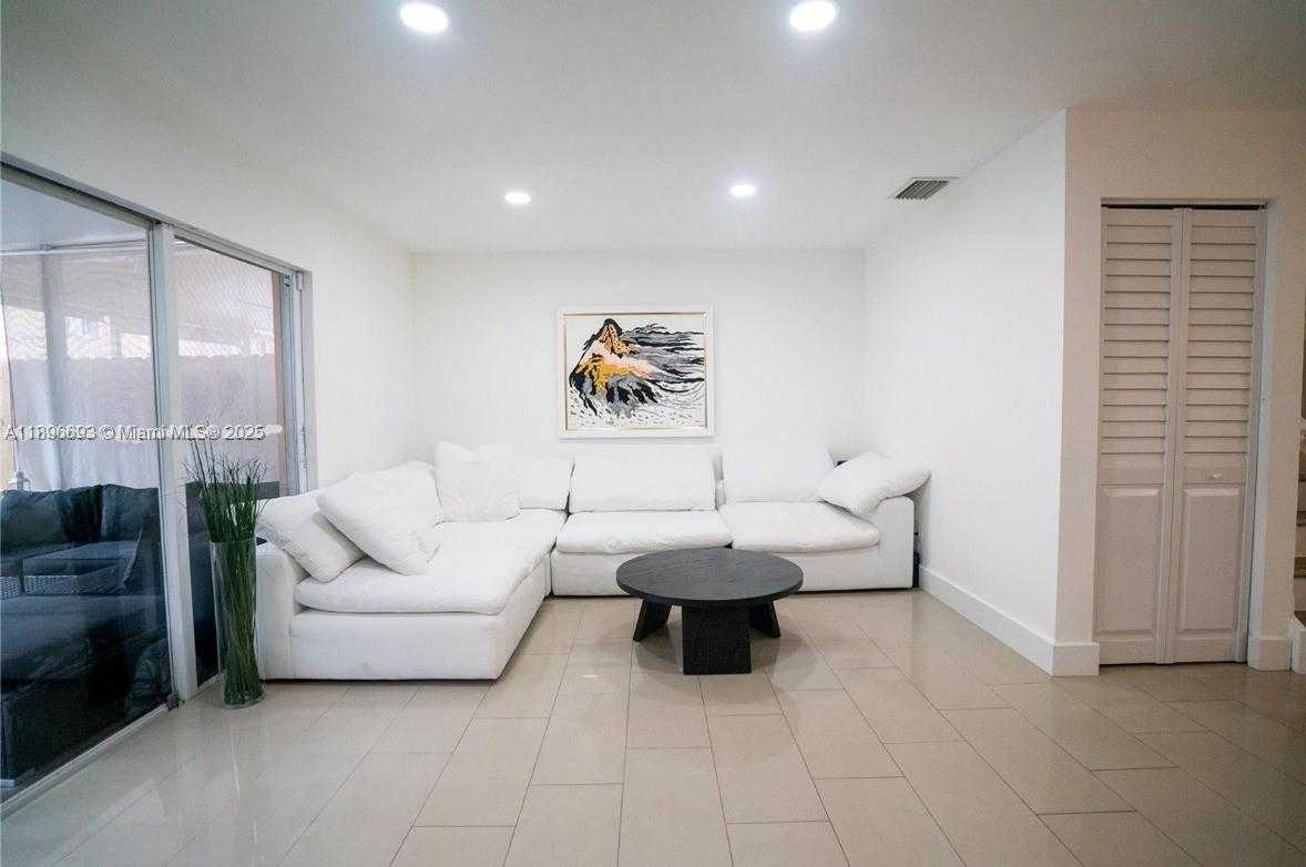 Small Image of 13906 SOUTH WEST 173RD TER #13906, Miami Number 11
