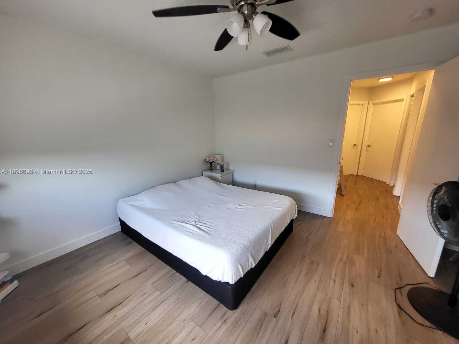 Small Image of 13906 SOUTH WEST 173RD TER #13906, Miami Number 15