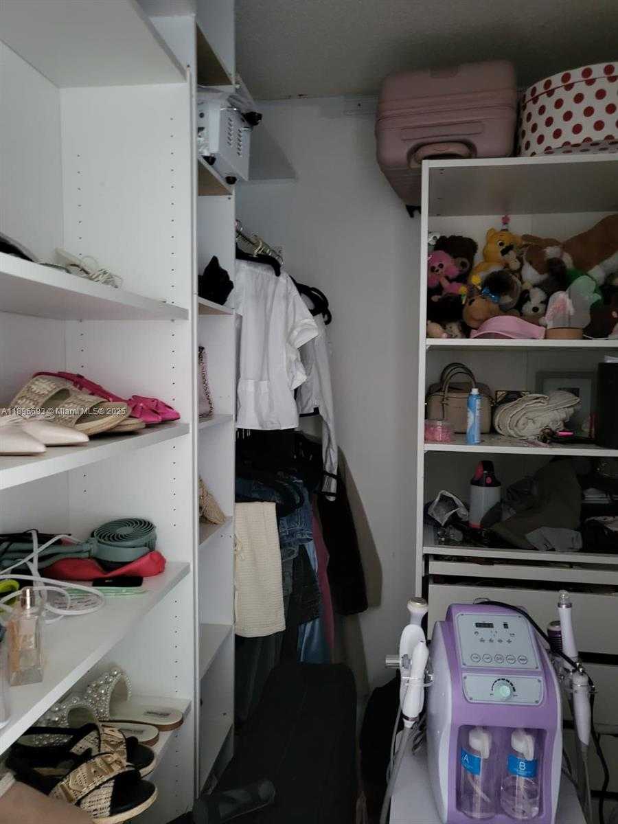 Small Image of 13906 SOUTH WEST 173RD TER #13906, Miami Number 16