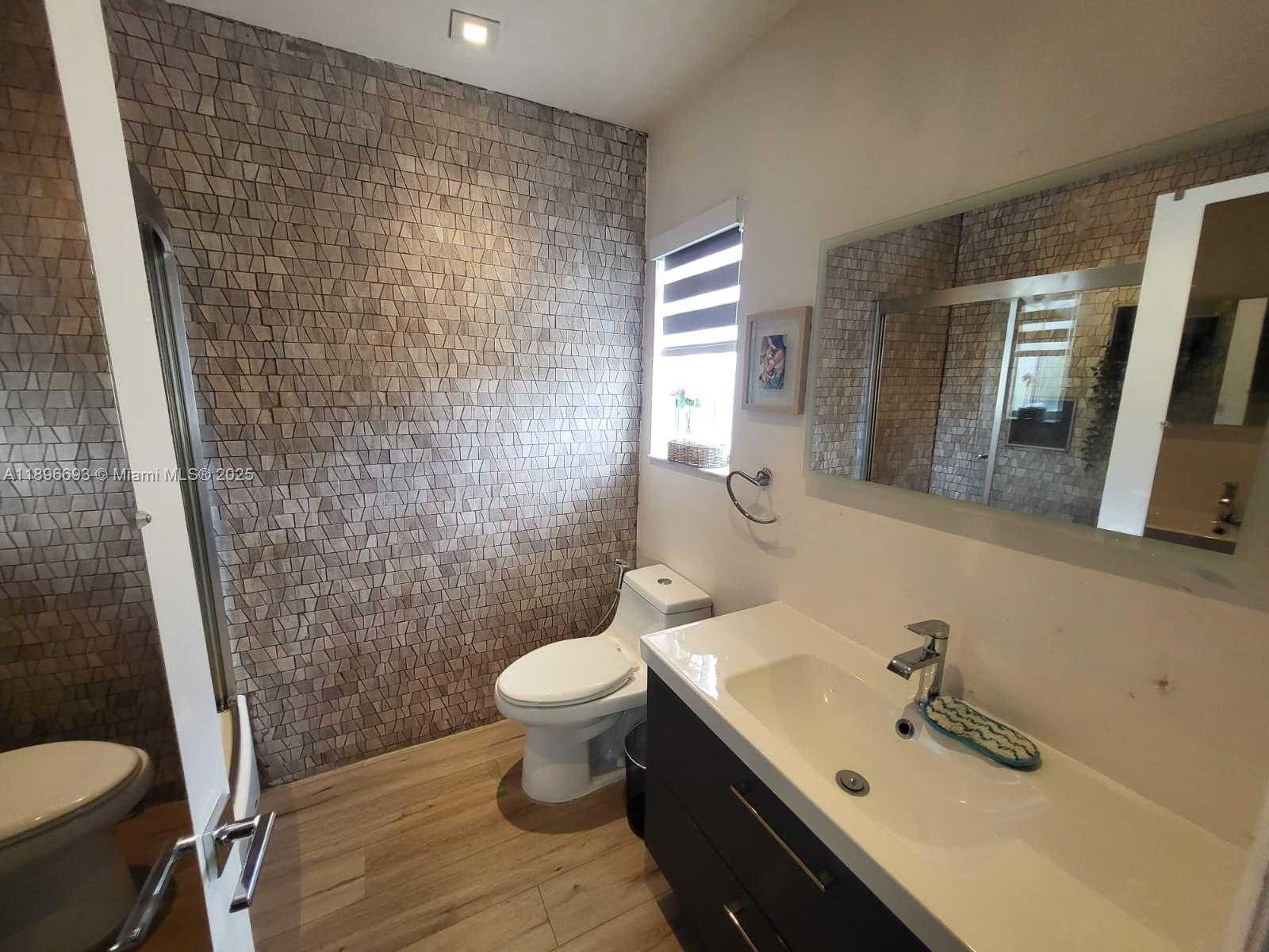 Small Image of 13906 SOUTH WEST 173RD TER #13906, Miami Number 18
