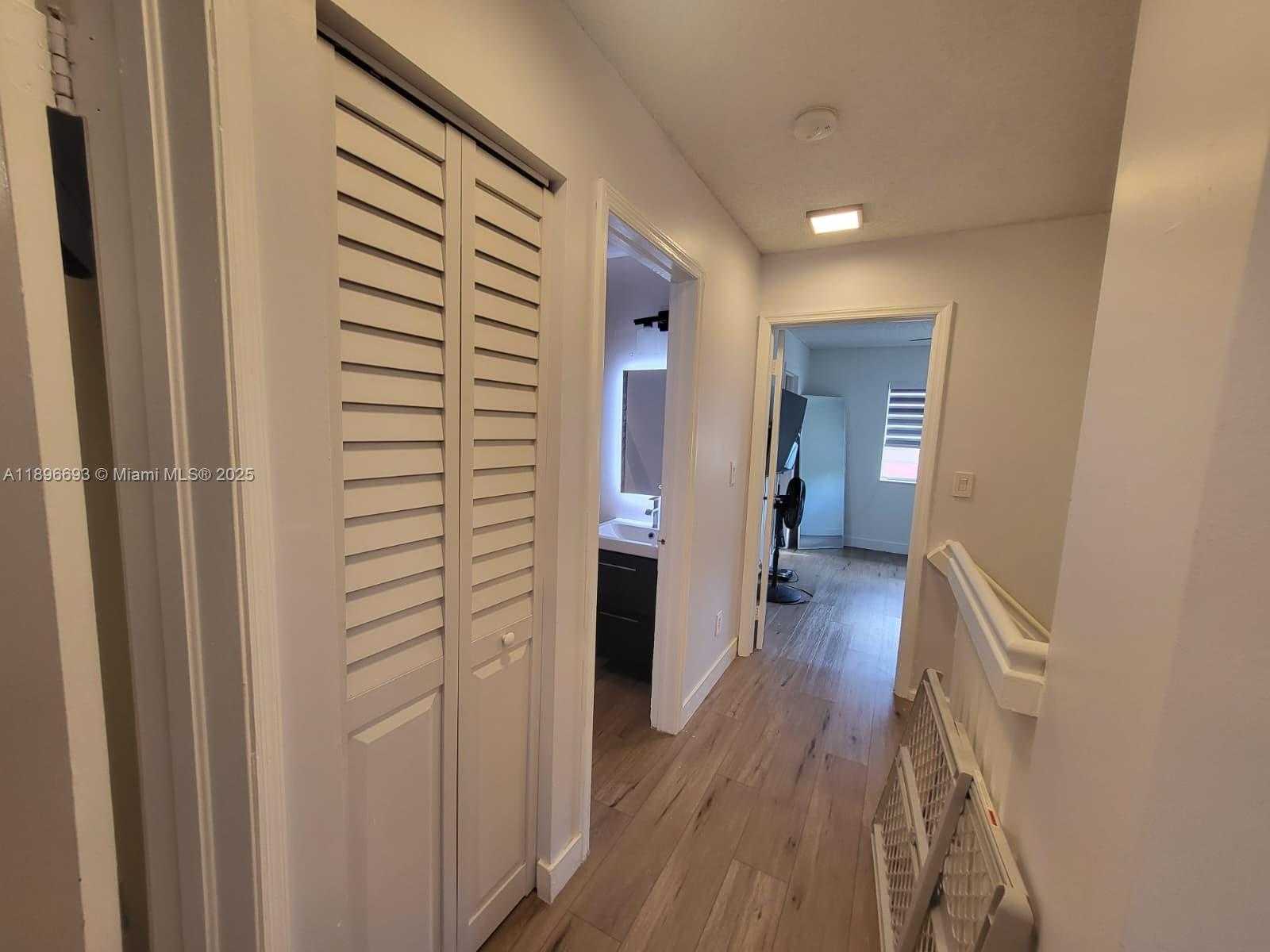 Small Image of 13906 SOUTH WEST 173RD TER #13906, Miami Number 19