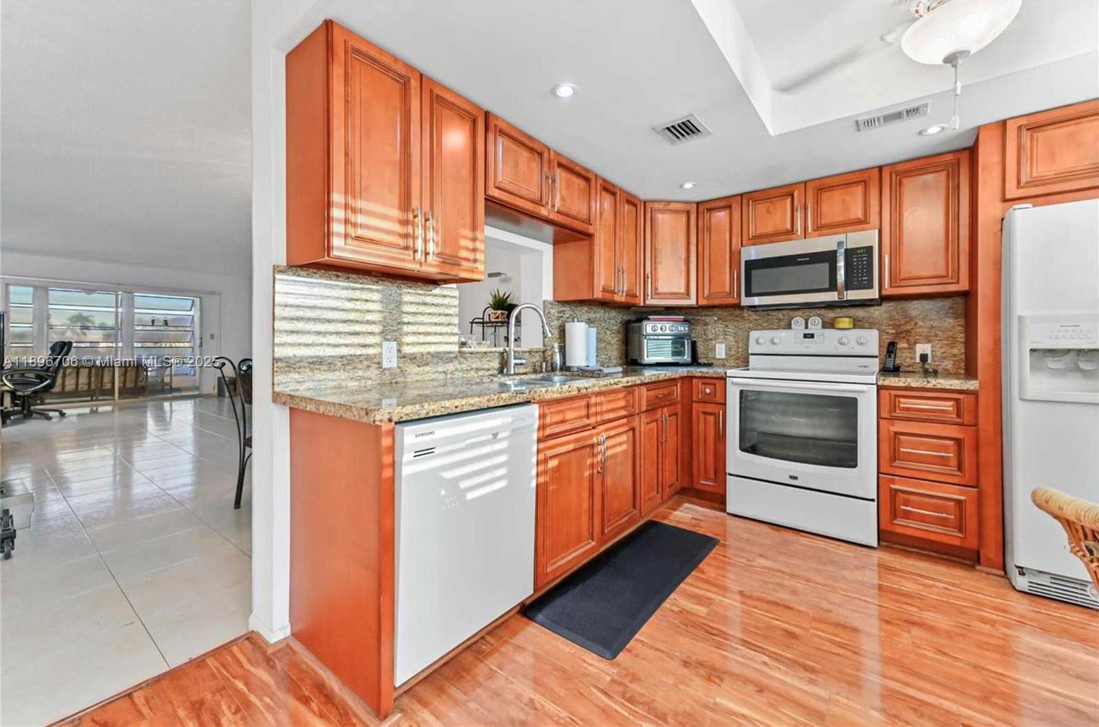 Small Image of 2802 VICTORIA WAY #K4, Coconut Creek Number 3