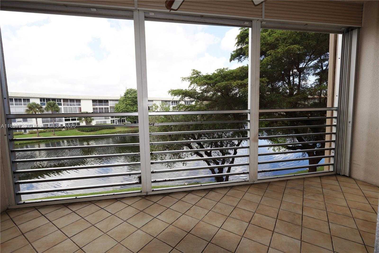 Small Image of 1705 ANDROS ISLE #E3, Coconut Creek Number 8