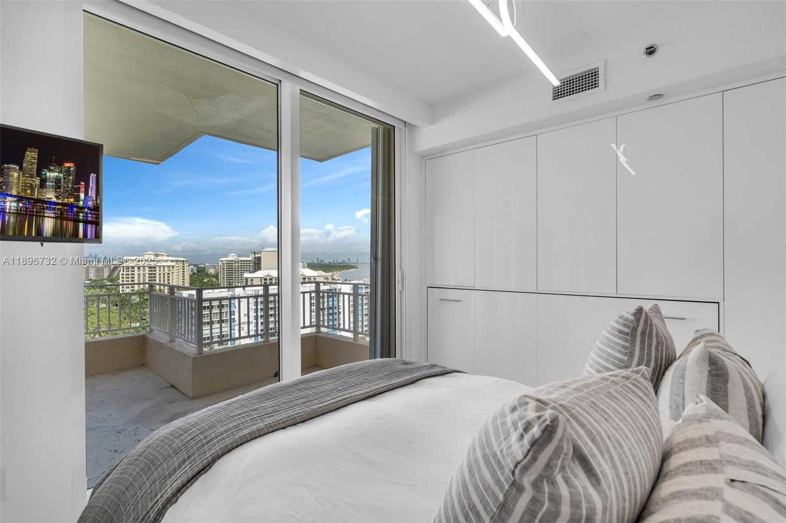 Small Image of 791 CRANDON BLVD #1404, Key Biscayne Number 24
