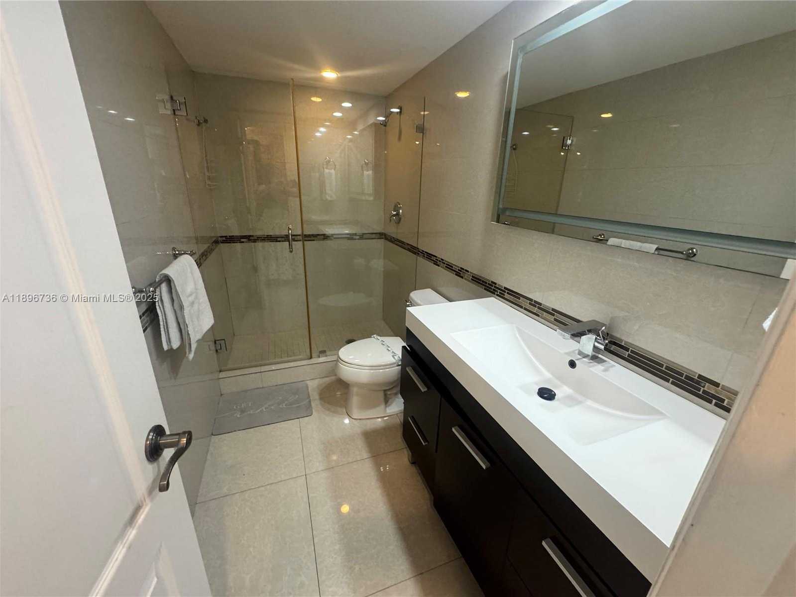 Small Image of 19370 COLLINS AVE #1427, Sunny Isles Beach Number 11