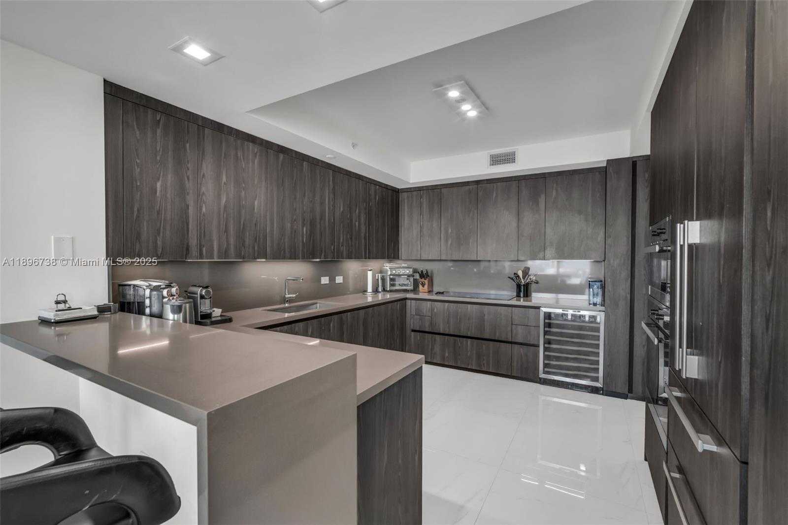 Small Image of 3201 NORTH EAST 183RD ST #1806, Aventura Number 23