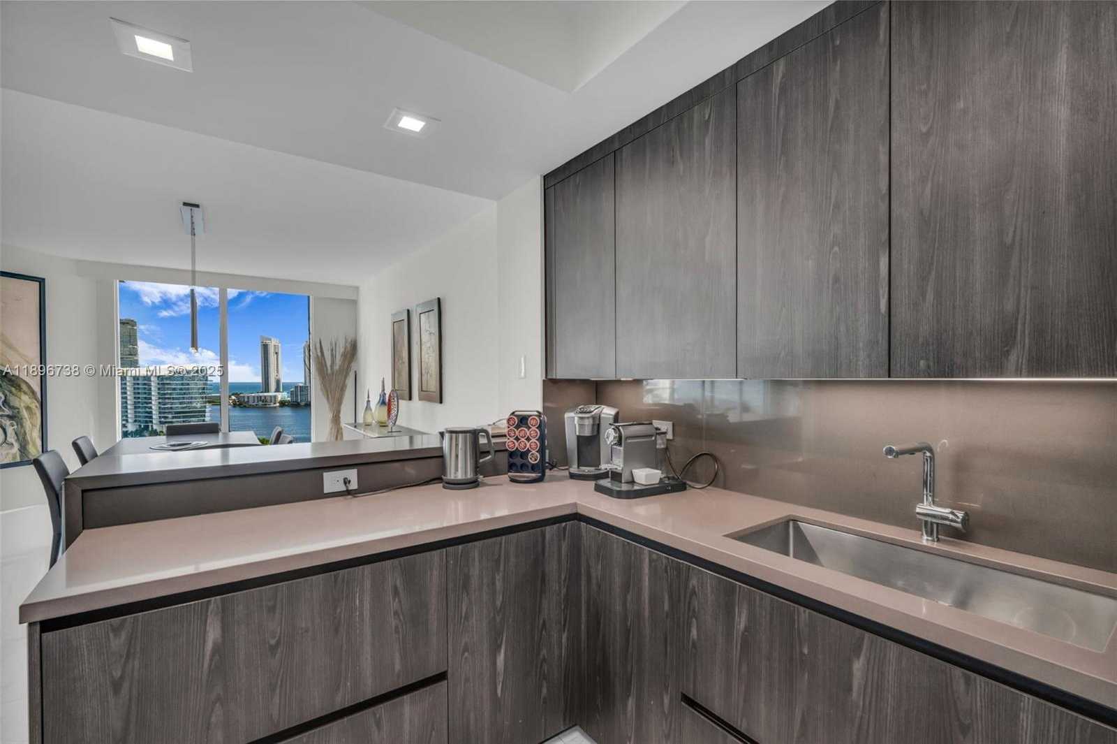 Small Image of 3201 NORTH EAST 183RD ST #1806, Aventura Number 26
