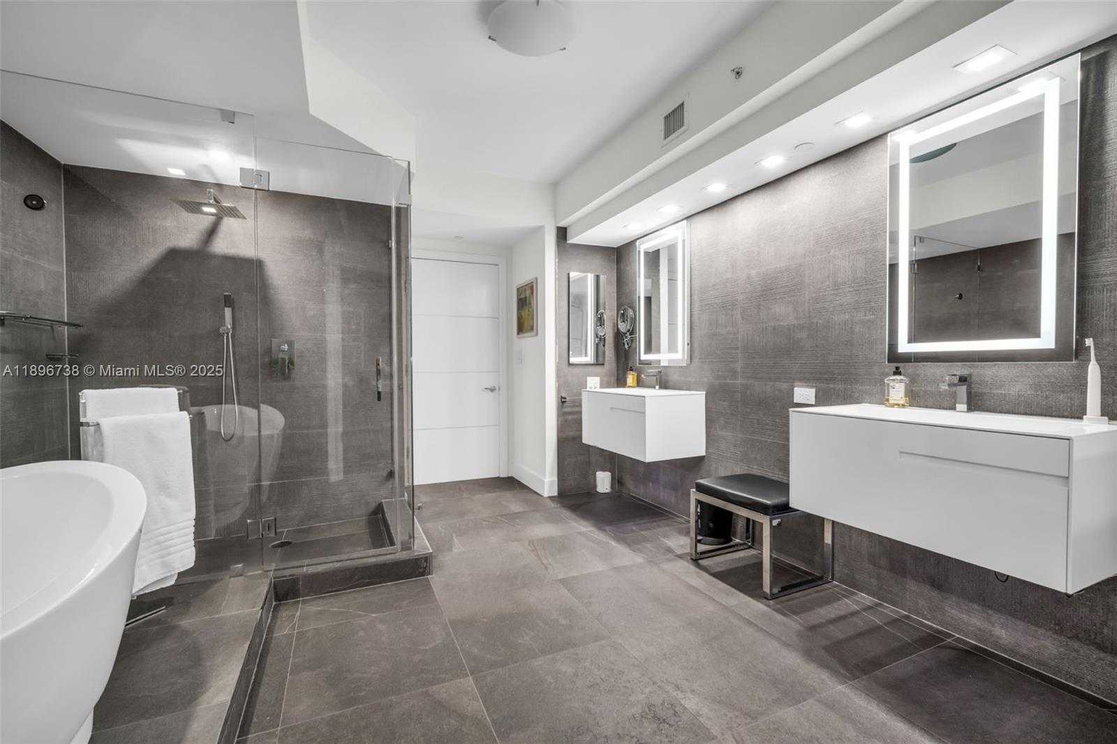 Small Image of 3201 NORTH EAST 183RD ST #1806, Aventura Number 33