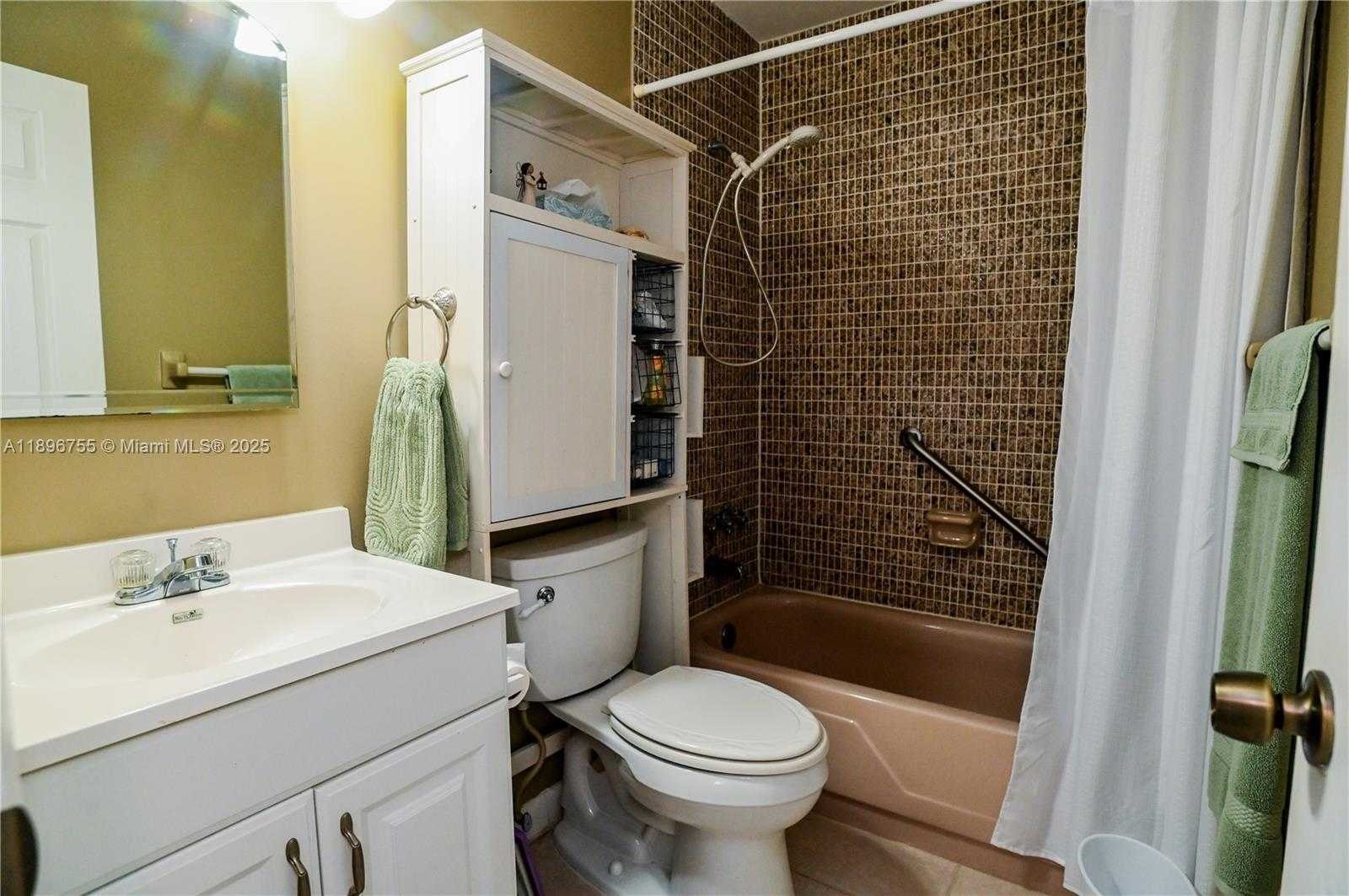 Small Image of 5300 WASHINGTON ST #G230, Hollywood Number 24