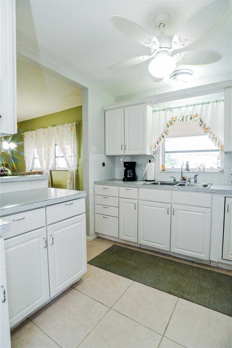 Small Image of 5300 WASHINGTON ST #G230, Hollywood Number 6