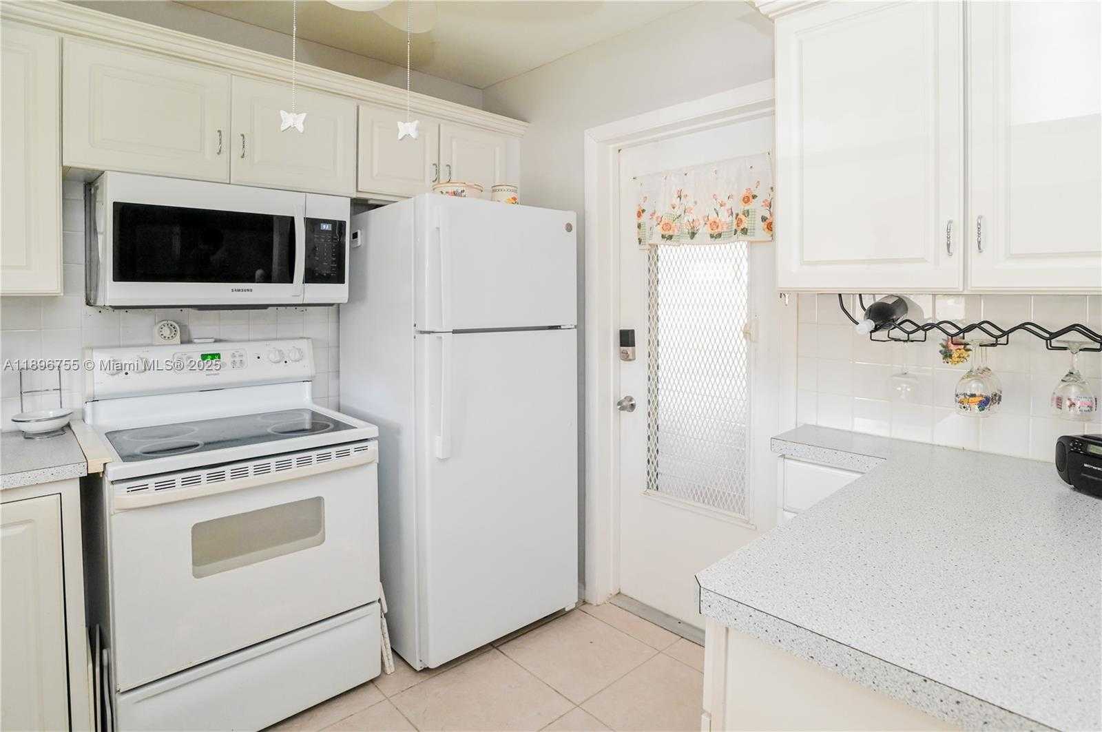 Small Image of 5300 WASHINGTON ST #G230, Hollywood Number 8