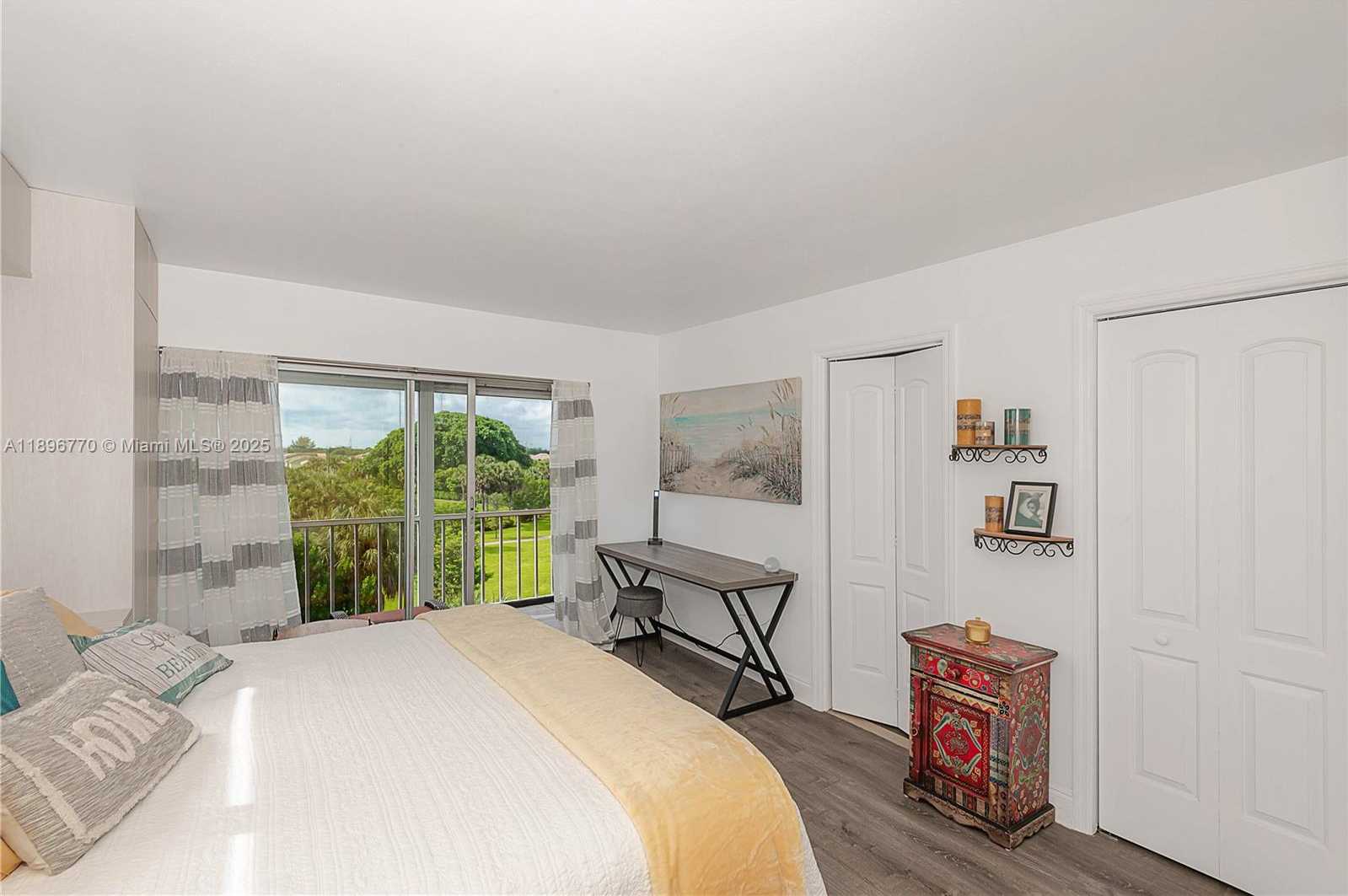 Small Image of 4800 HILLCREST LN #501, Hollywood Number 17