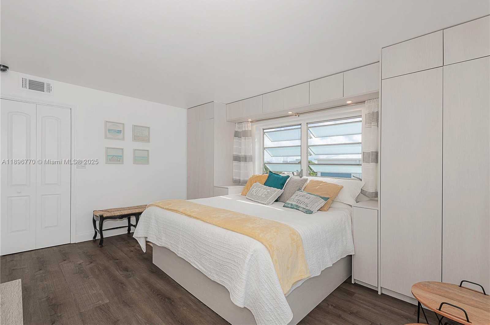 Small Image of 4800 HILLCREST LN #501, Hollywood Number 19