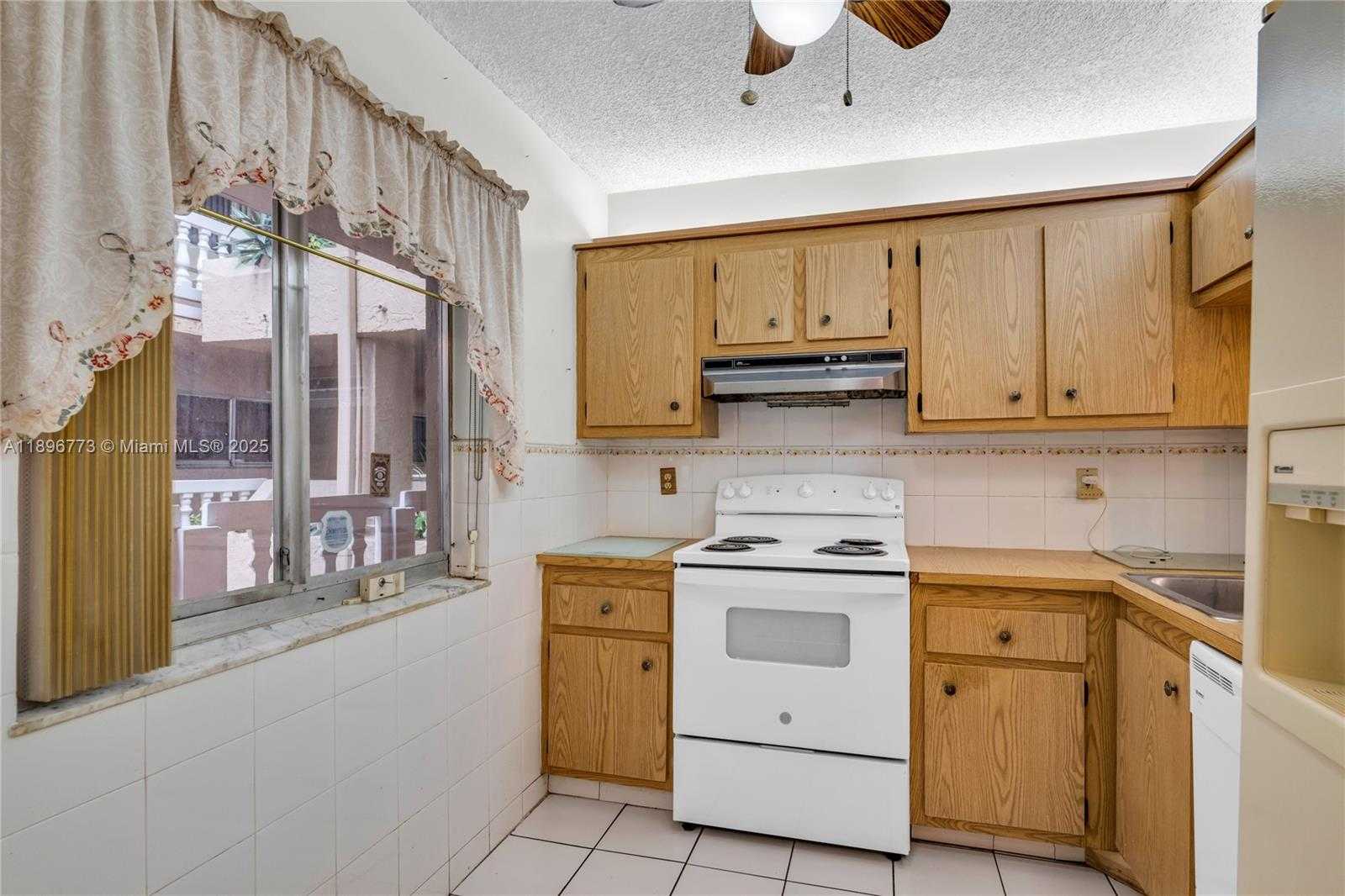 Small Image of 17000 NORTH WEST 67TH AVE #230, Hialeah Number 21