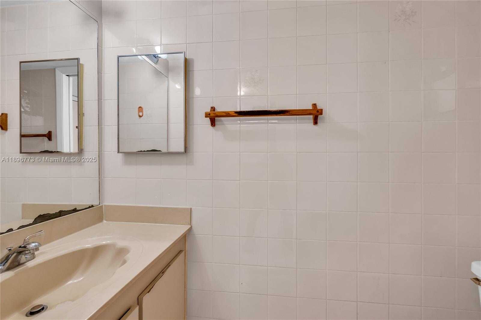 Small Image of 17000 NORTH WEST 67TH AVE #230, Hialeah Number 31