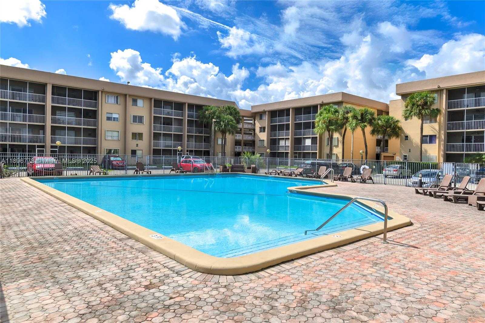 Small Image of 17000 NORTH WEST 67TH AVE #230, Hialeah Number 35