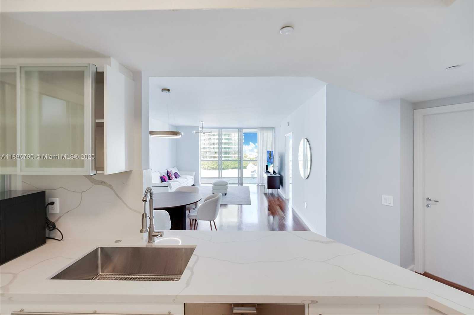Small Image of 450 ALTON RD #906, Miami Beach Number 11